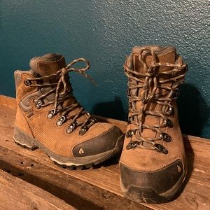 Vasque St. Elias GTX Hiking Boots - Women's size: 7.5 - gently used